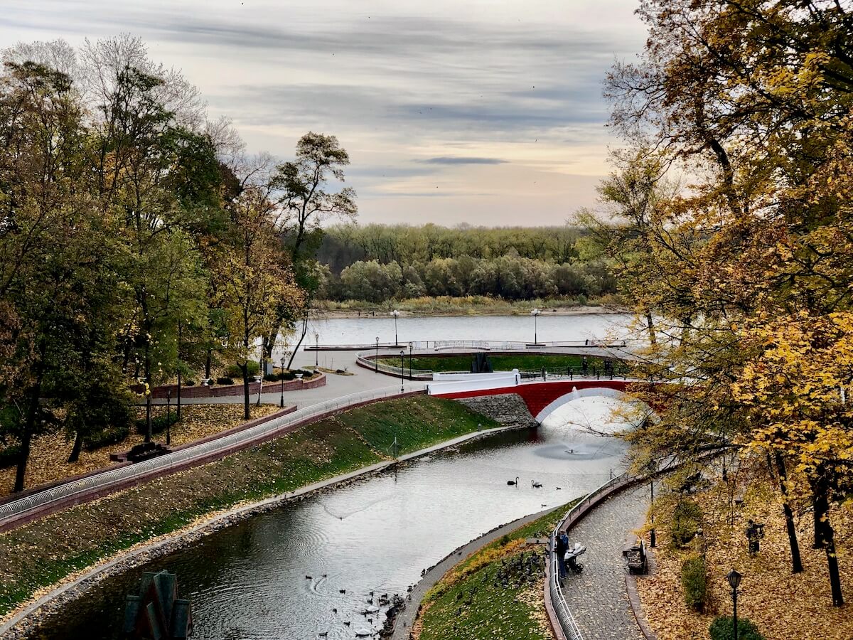 Вид на Сож с моста в парке
